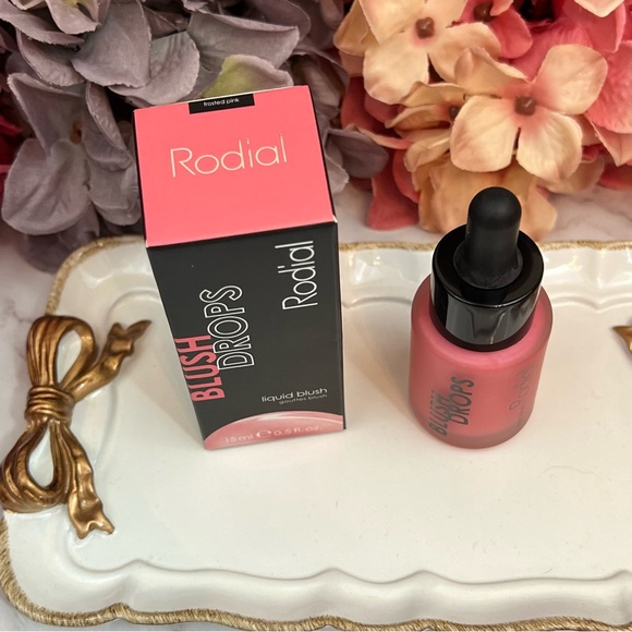 Rodial Blush Drops in Frosted Pink - Picture 2 of 11
